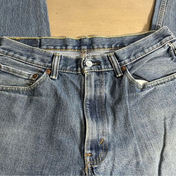 LEVI STRAUSS‎ 550 MEDIUM WASH MEN'S DENIM JEANS - 34/32 - Picture 13 of 16